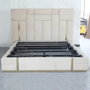 Модерна минималистичная легло за спалня от плат с покритие от неръждаема стомана